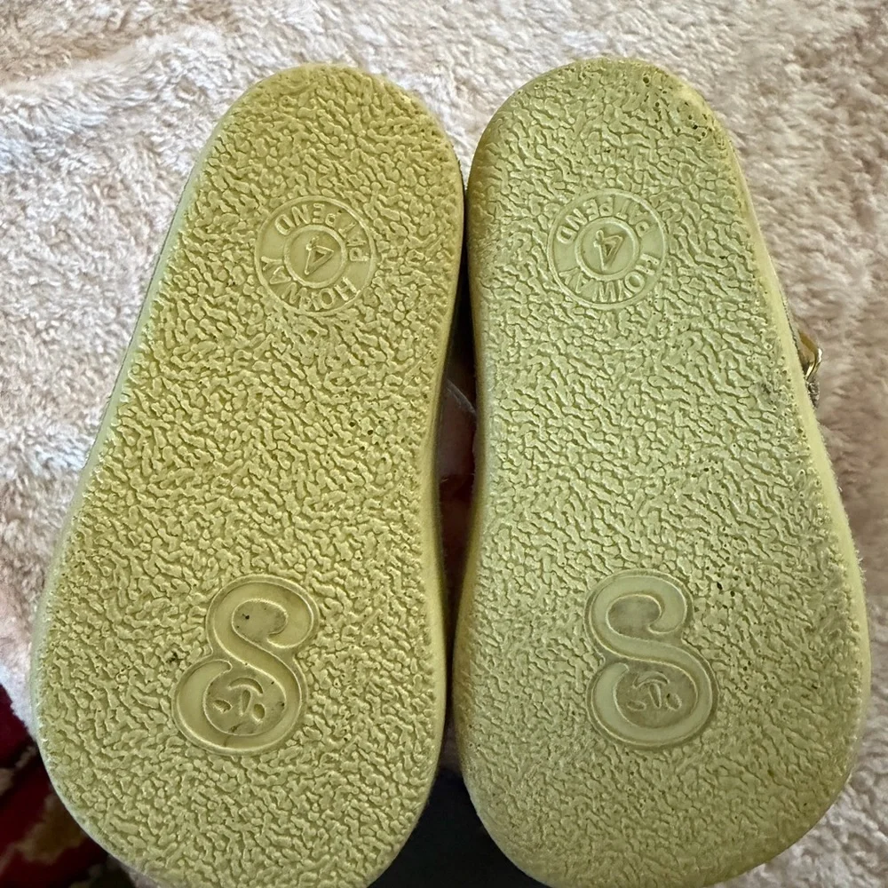 Girls Metallic Gold Double-Strap Buckle Sandals - Picture 4 of 4